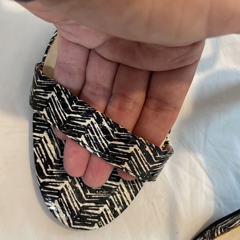 Nine West women’s NWOT strapped heel size 10 - Picture 2 of 9